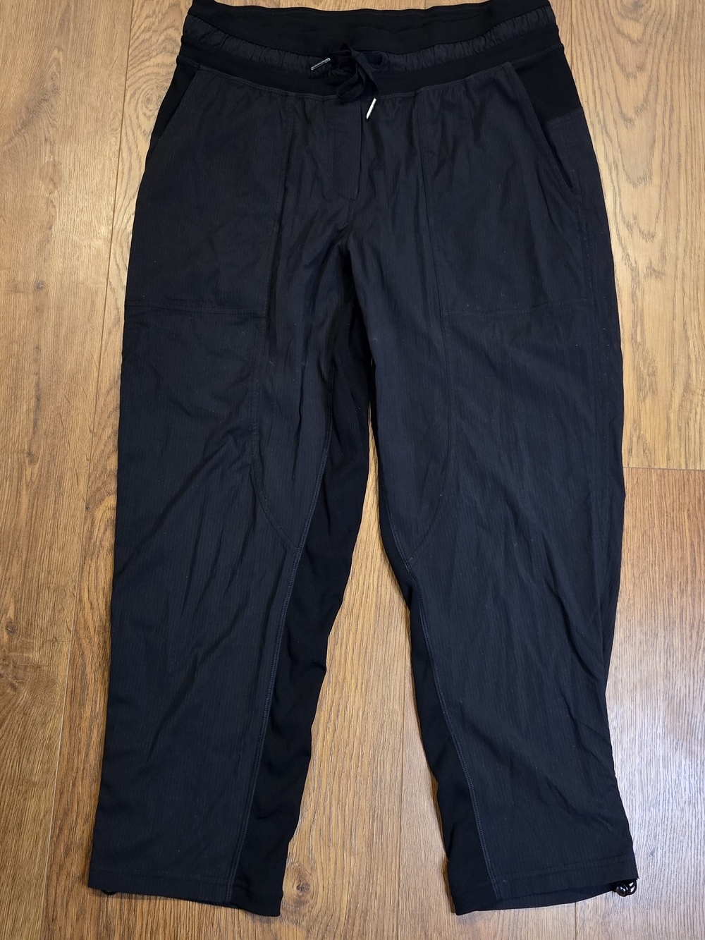Lululemon Dance Studio Crop Pants Women's Size 8 Black Drawstring Pockets